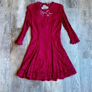 Francesca’s Long Sleeve Lace Dress Magenta Size M